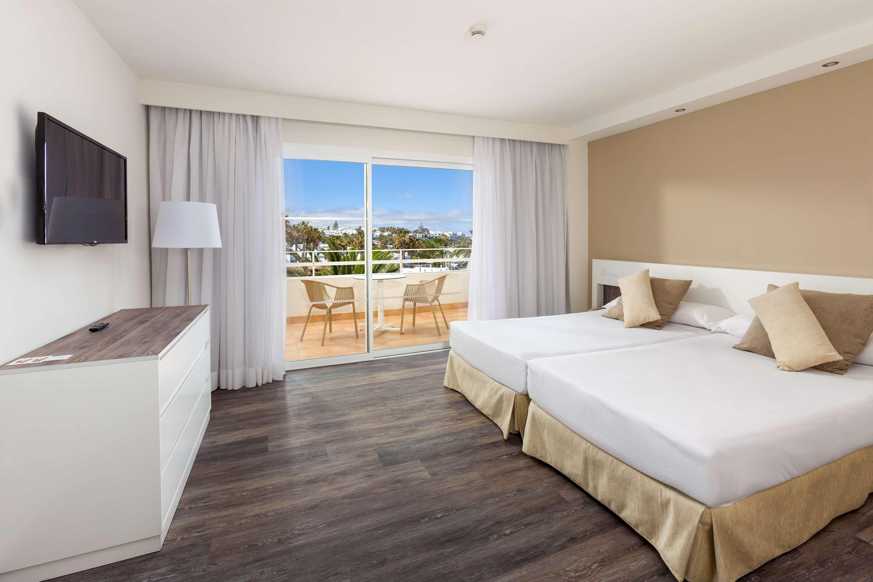 Отель Sol Lanzarote Пуэрто дель Кармен Экстерьер фото